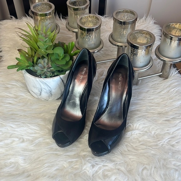 Nine West Black Peep Toe Pumps Size 7.5 - Picture 1 of 15